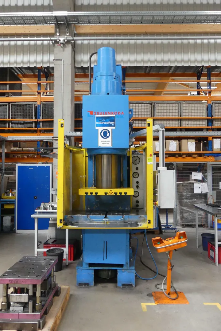 ZEULENRODAER PRESSTECHNIK, Typ: PYE 250 S1 M-Kom Presskraft 2.500kN